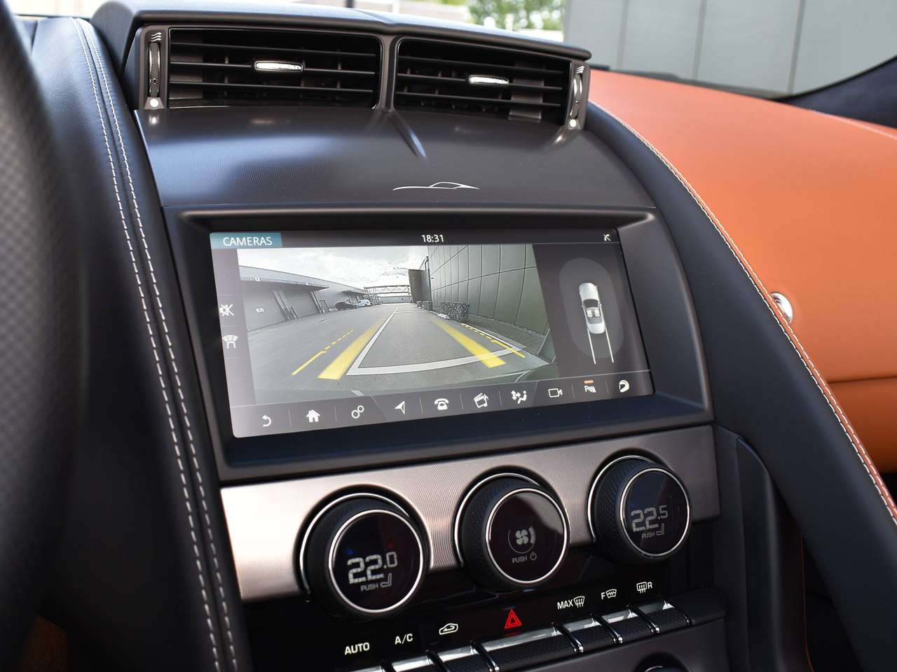 Jaguar F-Type 5.0 V8 R Cabriolet AWD P575 / Giola Green / Black Pack / FULL — foto 24 van 25