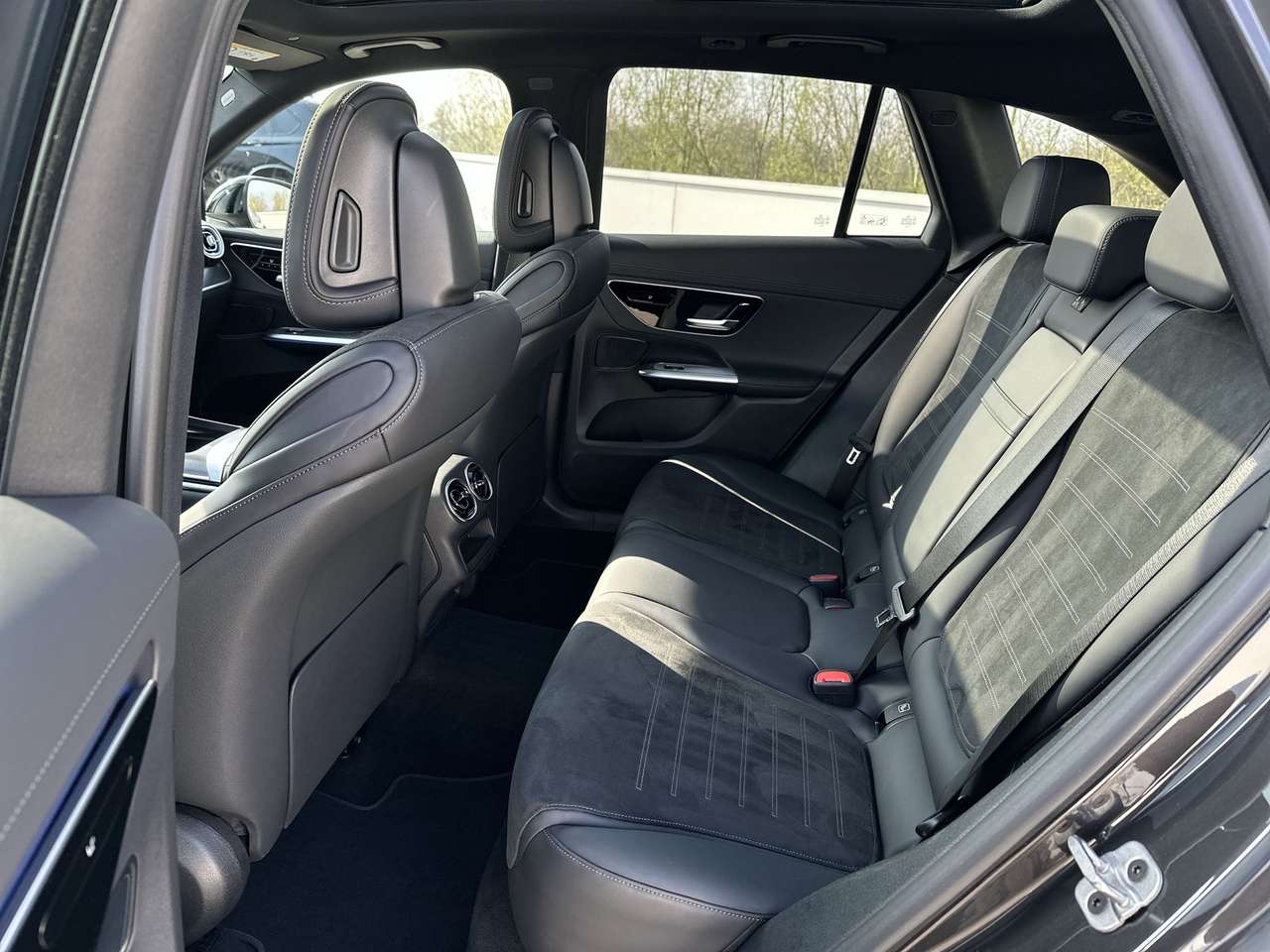 Mercedes-Benz GLC 300 E PHEV AMG Line (230 kW) Pano Dak Distronic Night — foto 14 van 19