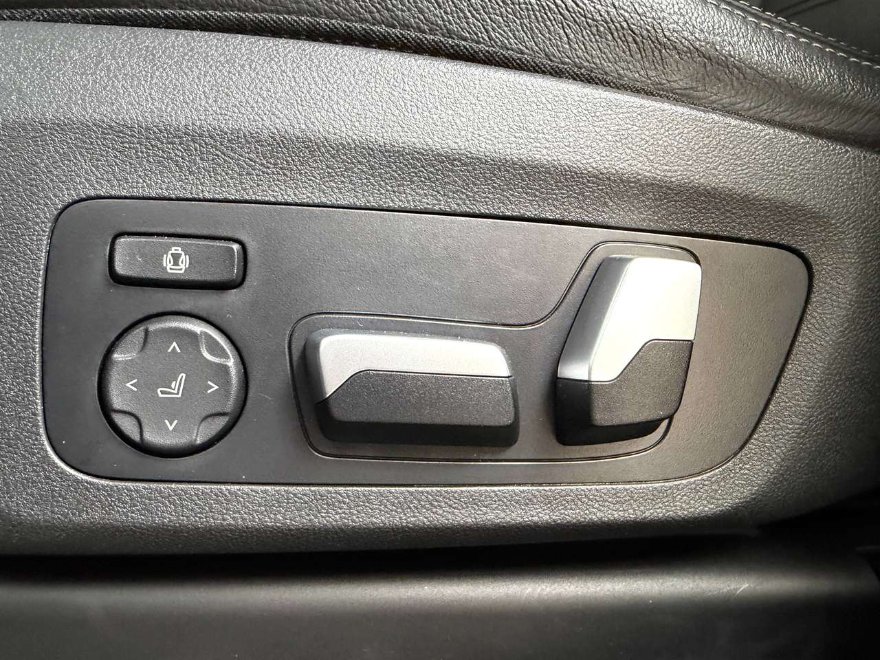 BMW X3 X3 2.0iA xDrive20 M-PACK PANO*CAMERA*PDC*NAVI*DAB*CARPLAY*CC*LED*HEATED SEATS MEMORY*AC3ZONE — foto 15 van 25