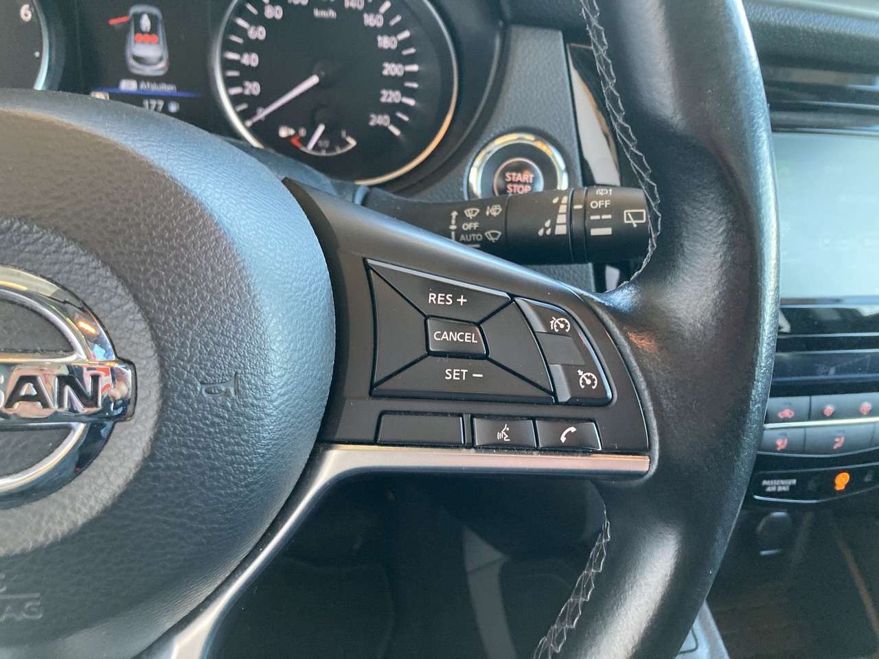 Nissan Qashqai BENZINE AUTOMAAT PANORAMISCH DAK LEDER — foto 16 van 19