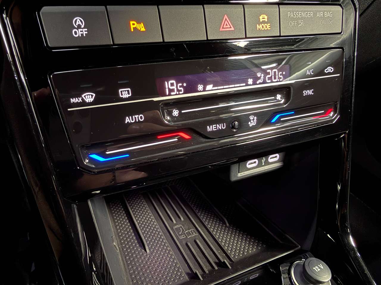 Volkswagen T-Cross T-Cross 1.0 TSI R-Line CAMERA*LED*ACC*DAB*CARPLAY*PDC*AC2Zone — foto 13 van 25