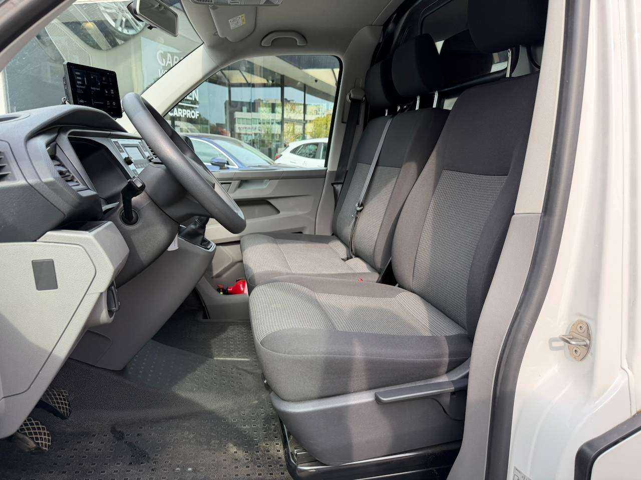 Volkswagen T6.1 Transporter BTW LANGE UITVOERING TREKHAAK CAMERA — foto 5 van 16