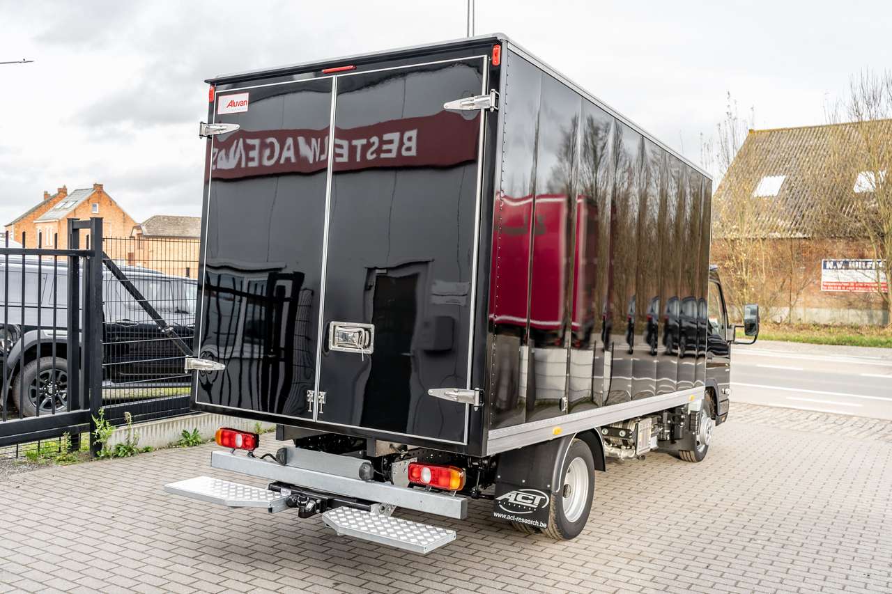 Mitsubishi Canter Meubelbak - Automaat - Trekhaak 3500kg - 53.500ex — foto 4 van 15