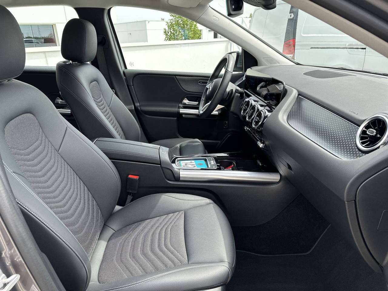 Mercedes-Benz B 200 B 200 Progressive trekhaak Dode hoek Distronic Plus — foto 17 van 18