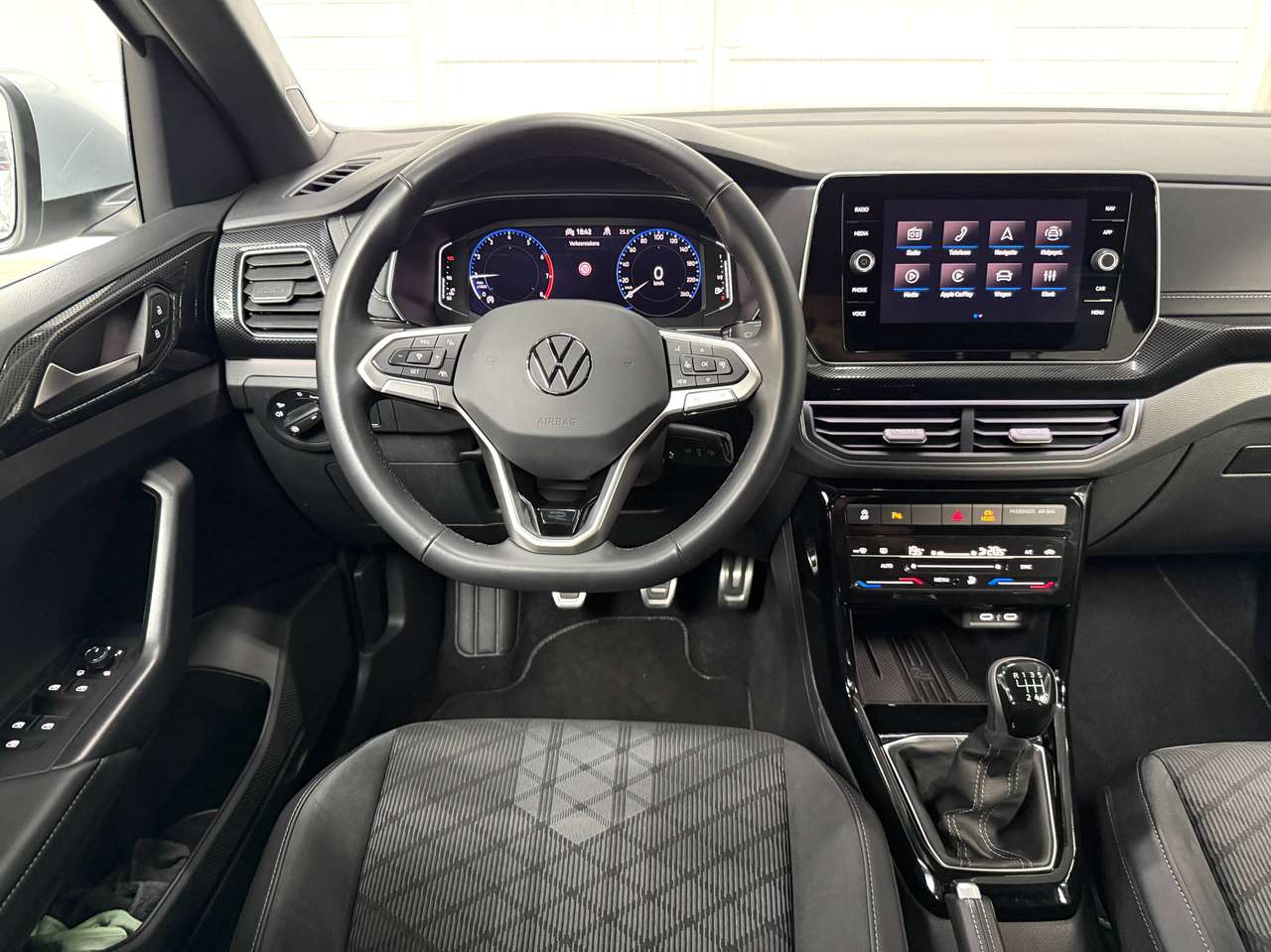 Volkswagen T-Cross T-Cross 1.0 TSI R-Line CAMERA*LED*ACC*DAB*CARPLAY*PDC*AC2Zone — foto 10 van 25