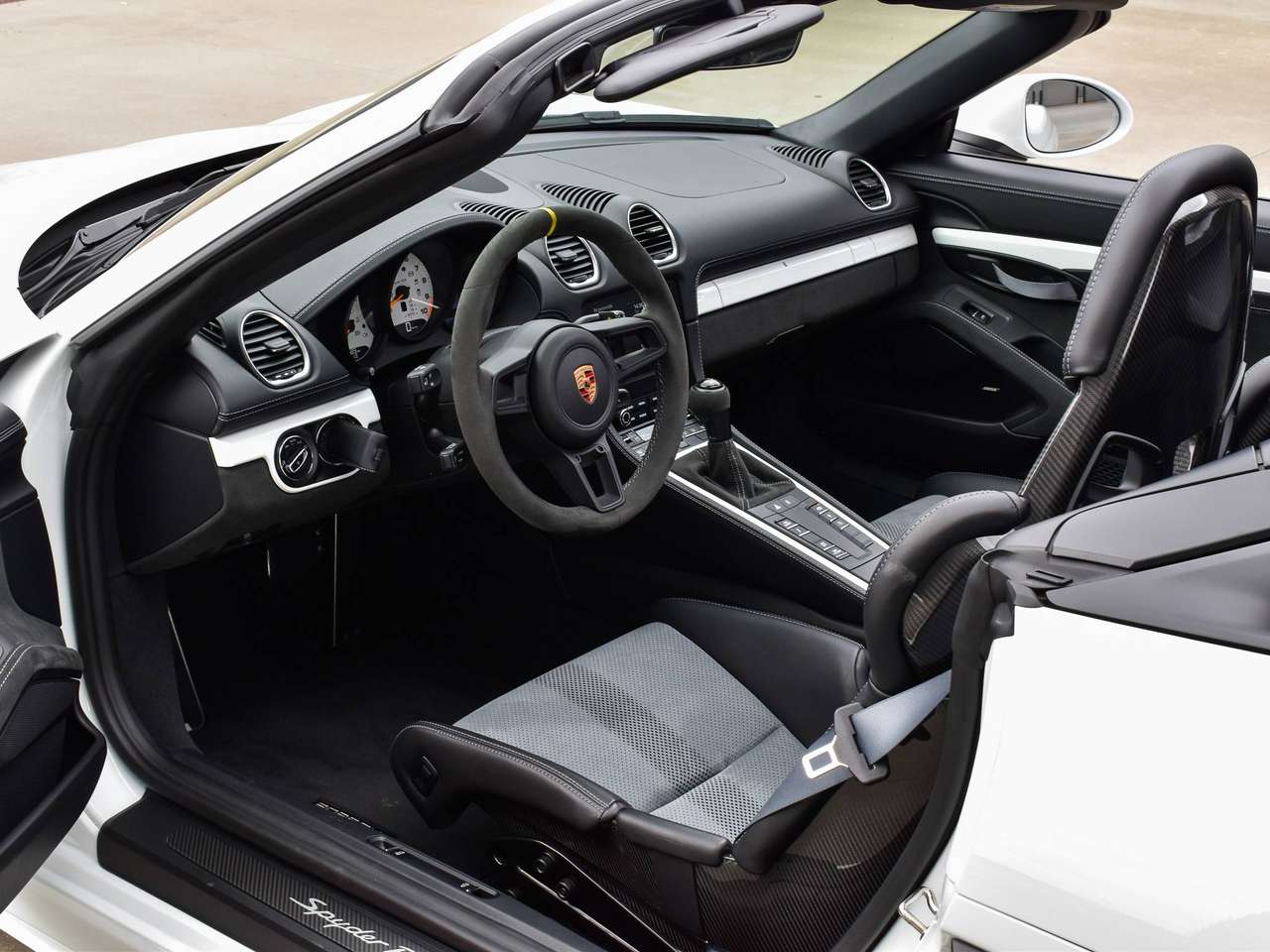 Porsche Boxster 718 Spyder RS / 4.0 PDK / Pure White / 1st Owner — foto 6 van 25