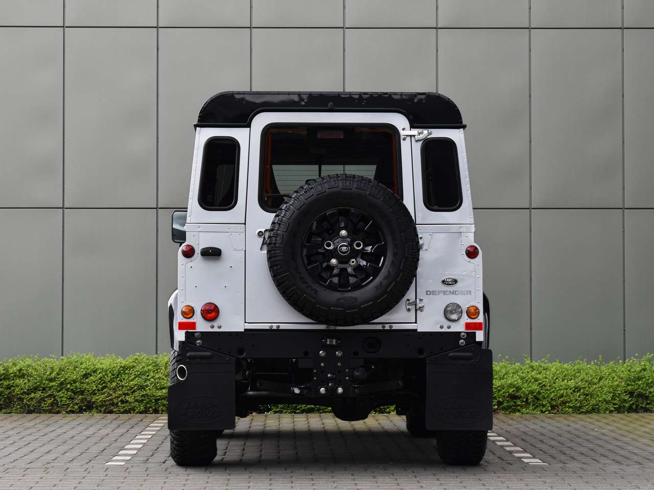 Land Rover Defender 90  2.2TD4 - "Eastnor Edition" — foto 4 van 25
