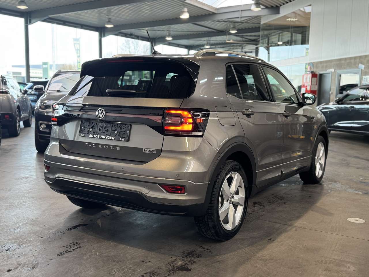 Volkswagen T-Cross 1.0 TSI DSG/AUTOMAAT 'R-Line' — foto 3 van 16