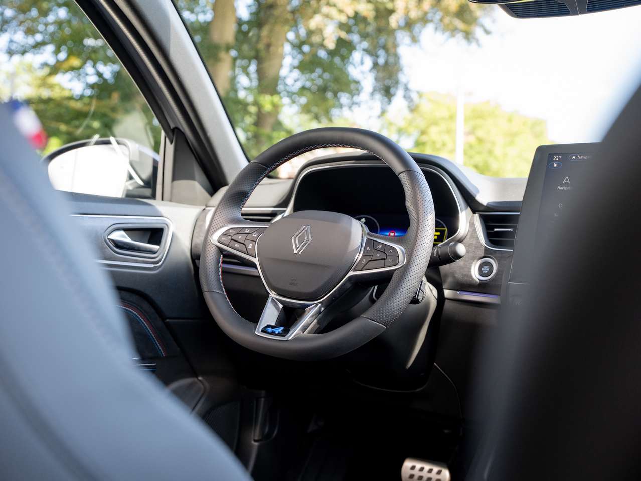 Renault Arkana Arkana E-TECH 1.6i Alpine Edition FULL-OPTION - PANORAMA/CAMERA/ADAP CRUISE CONTROL/KEYLESS/BOSE SOUND SYSTEEM/LED — foto 19 van 24