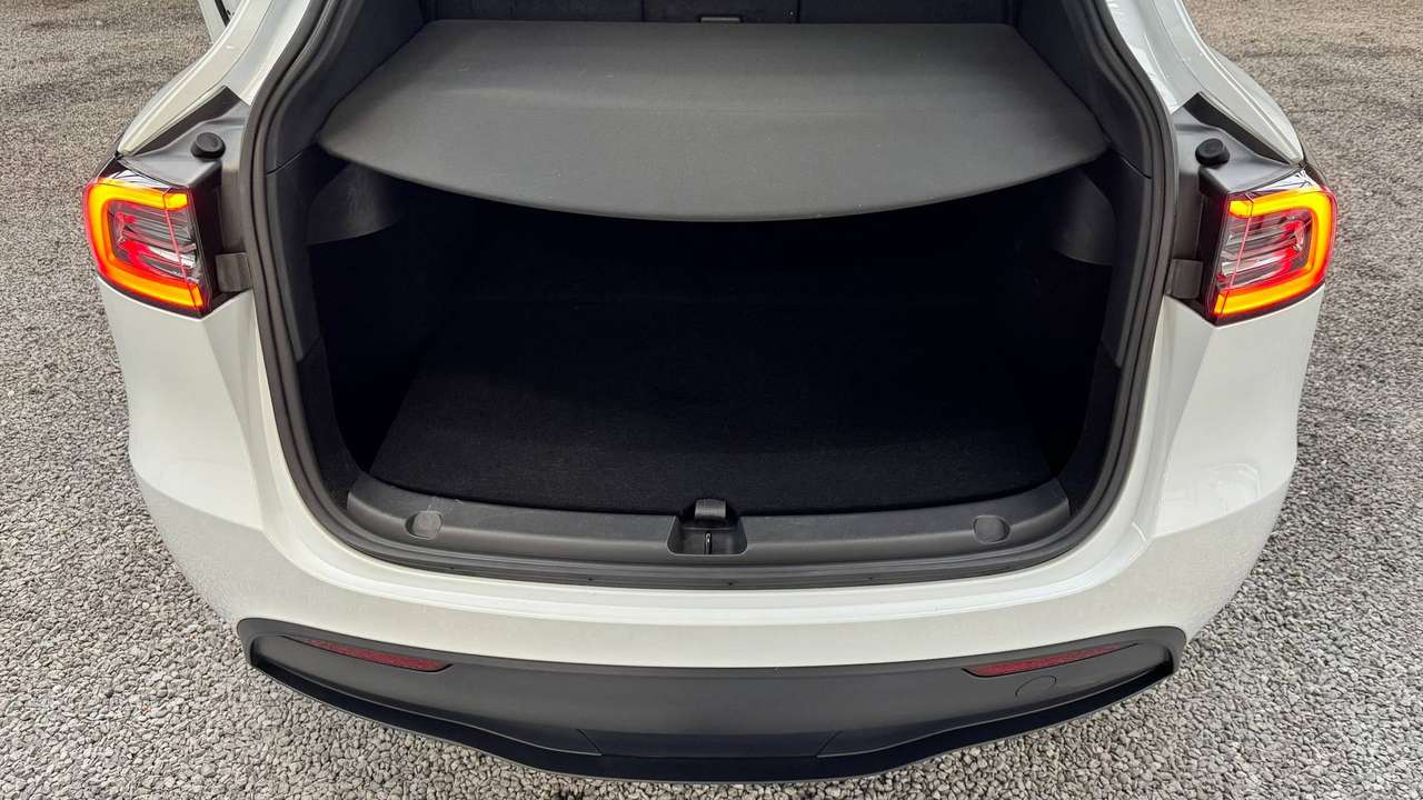 Tesla Model Y RWD | Tesla trekhaak | LFP | HW4 - FSD | BTW wagen | IN OPTIE — foto 17 van 25