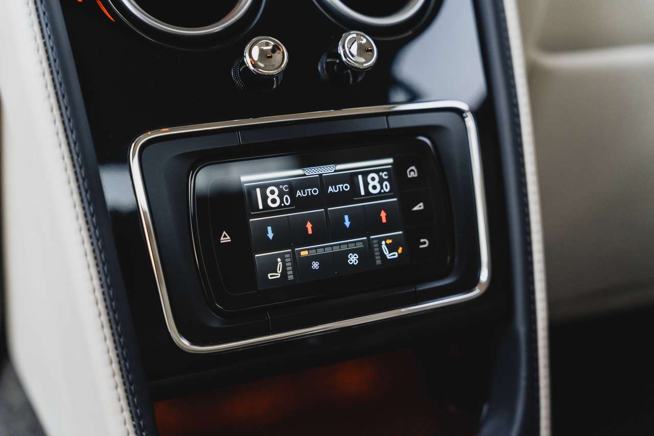 Bentley Flying Spur 4.0 V8 S - Mulliner Spec. - Bentley Historie — foto 21 van 25