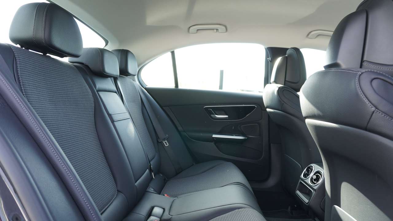 Mercedes-Benz C 180 Luxury Line Dodehoek Camera Smartphone Navi — foto 10 van 16