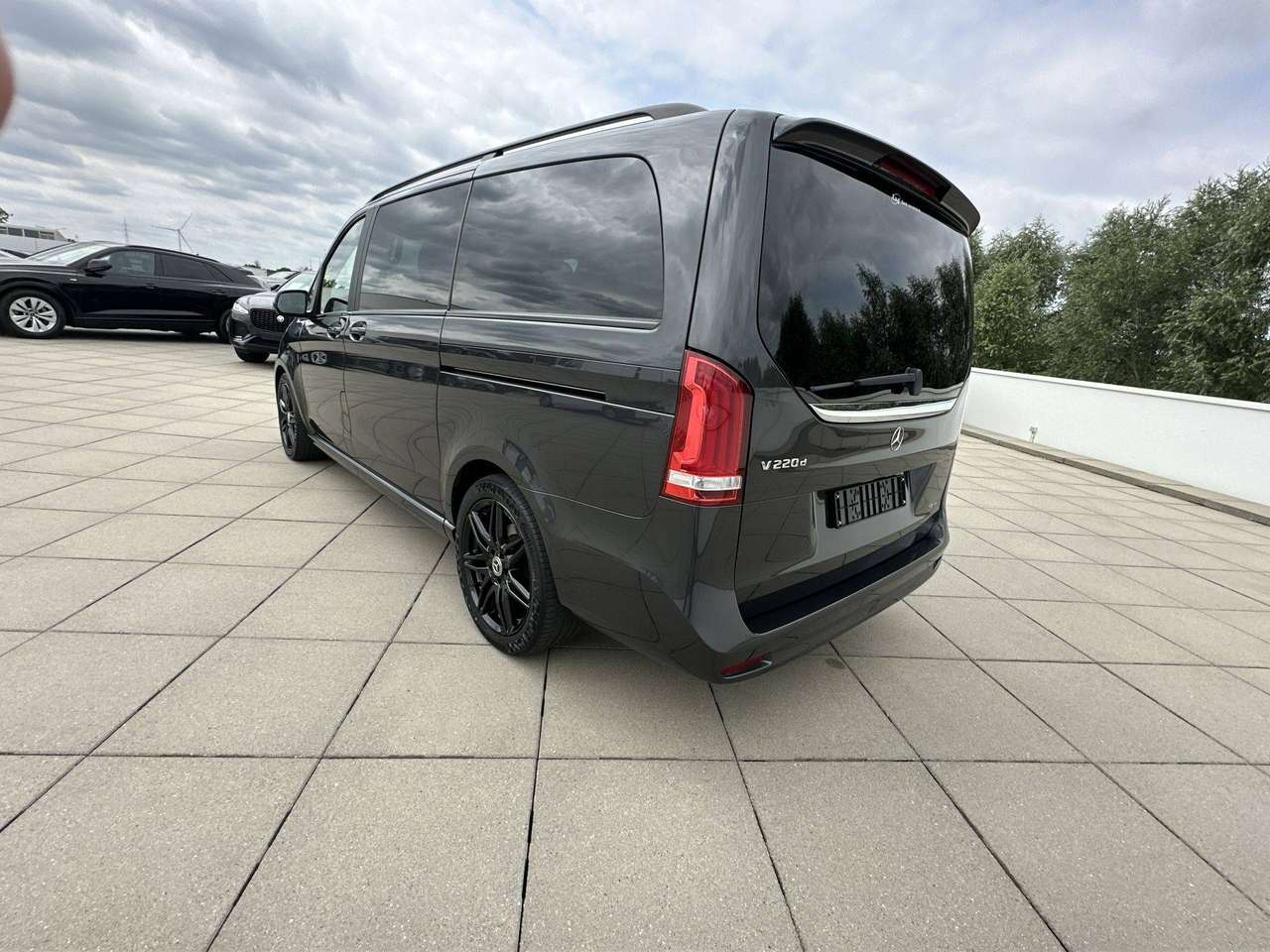Mercedes-Benz V 220 D lichte vracht AMG Leder LED Trekh Nachtp — foto 4 van 14