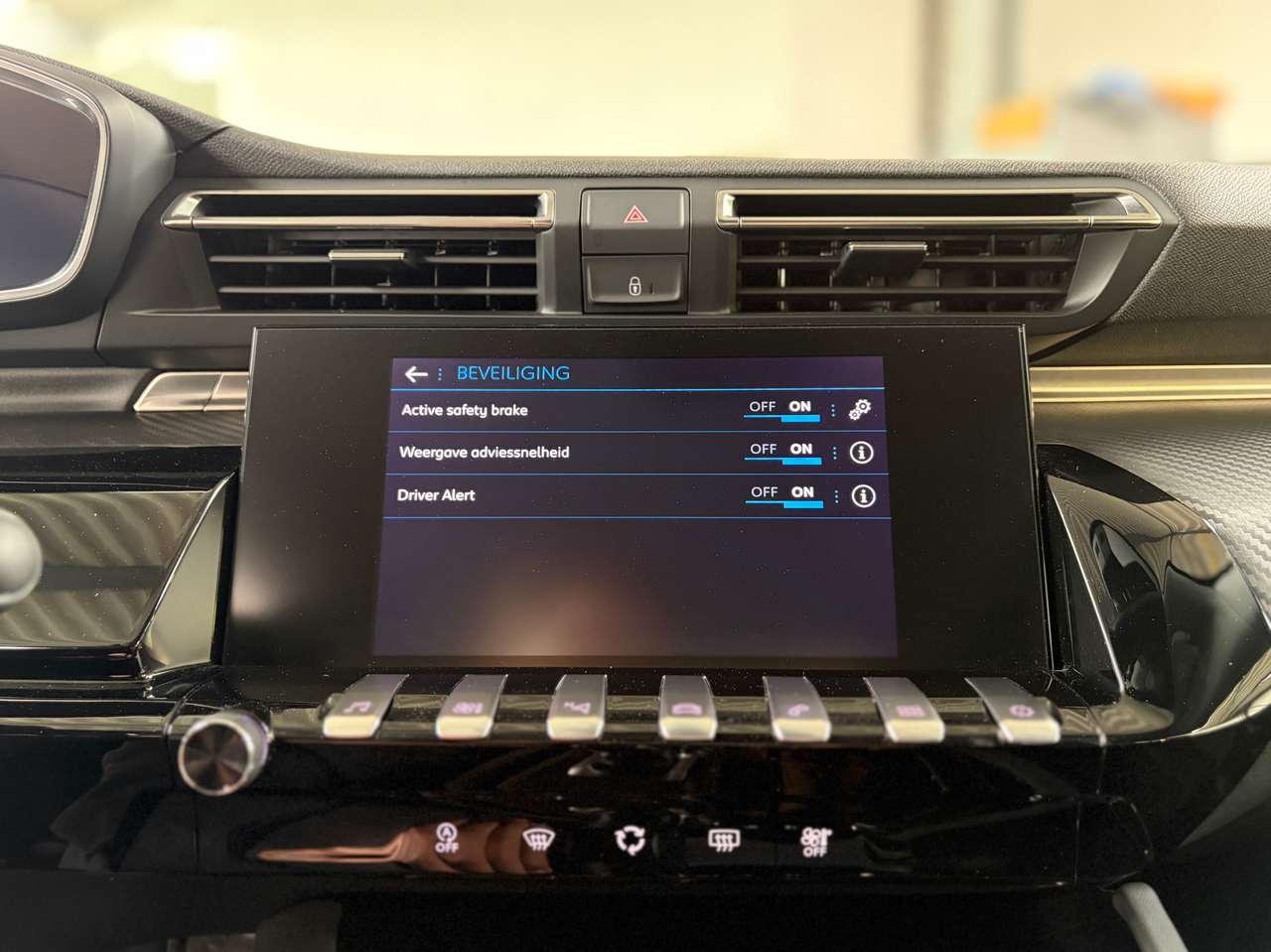 Peugeot 508 SW Active Pack S — foto 13 van 19