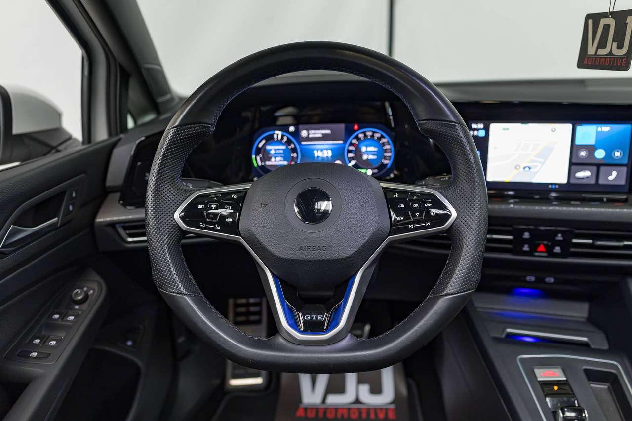 Volkswagen Golf GTE PANO|KEYLESS|STOELVERW.|SFEERVERL.|LA|ACC| — foto 17 van 25