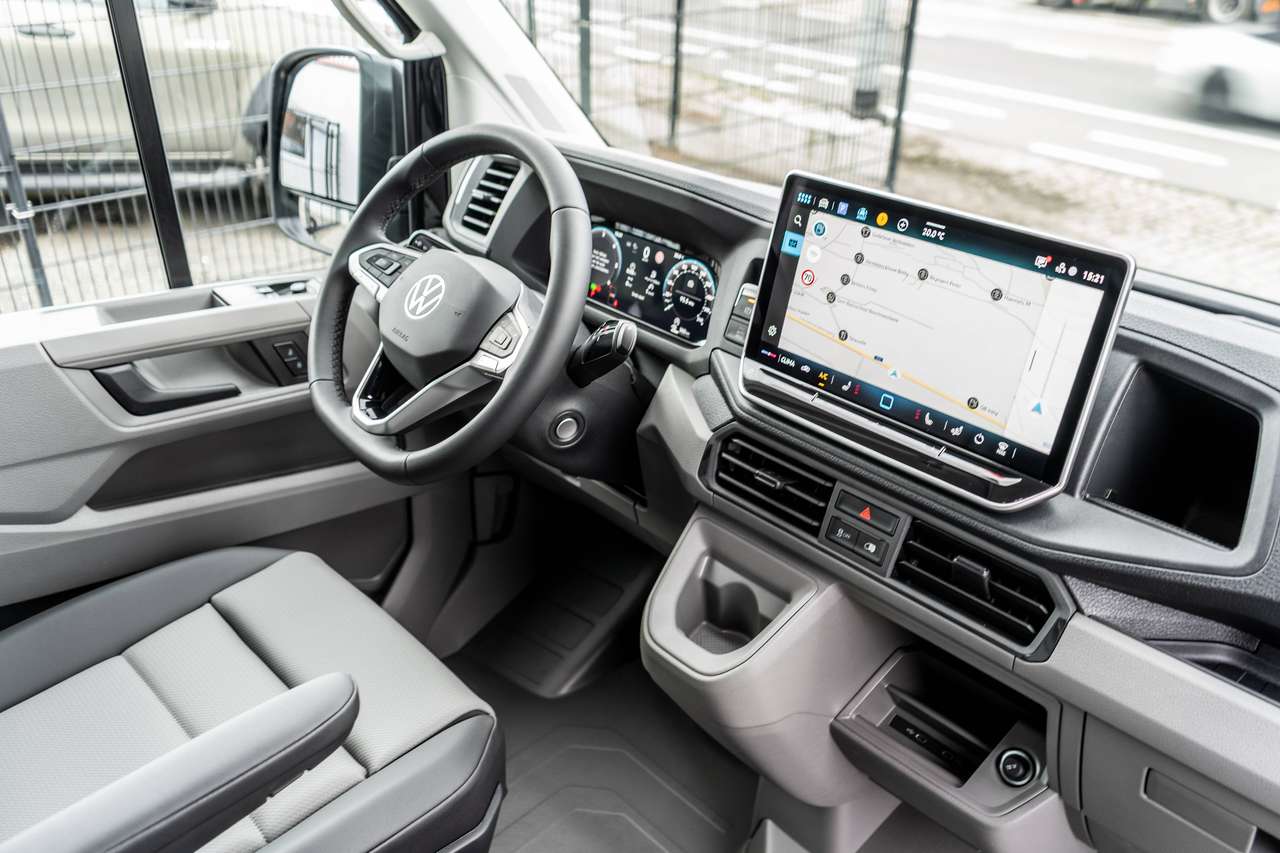 Volkswagen Crafter 35 L3H3 2.0TDI RWD - Automaat- Trekhaak 3500kg / Navigatie/ Camera/ LED - 5j Warranty - 45.300ex — foto 12 van 20