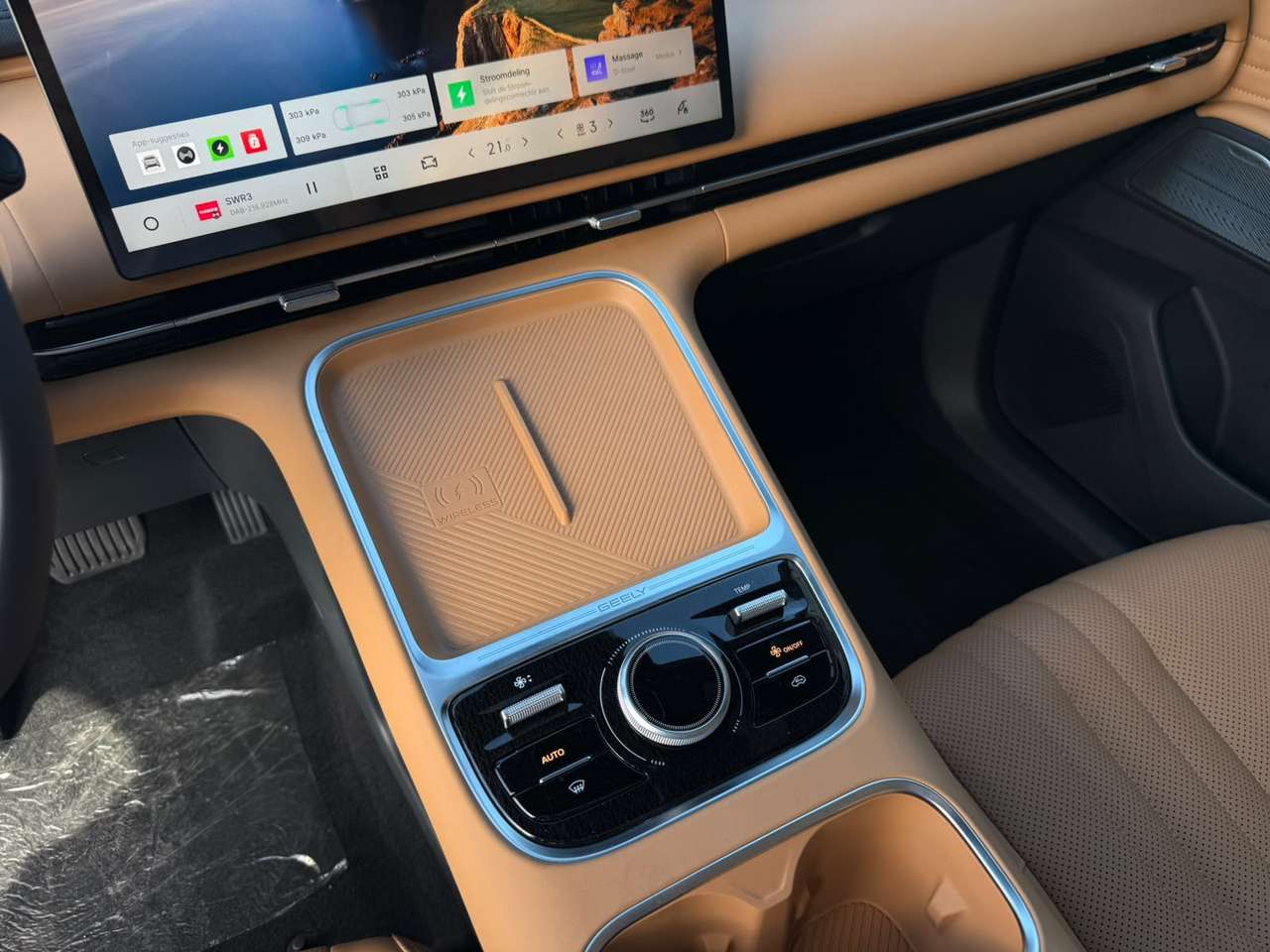 Geely Starray EM-i 15 i PHEV Hybride Plug in MAX+ " Full option " NIEUW — foto 19 van 21