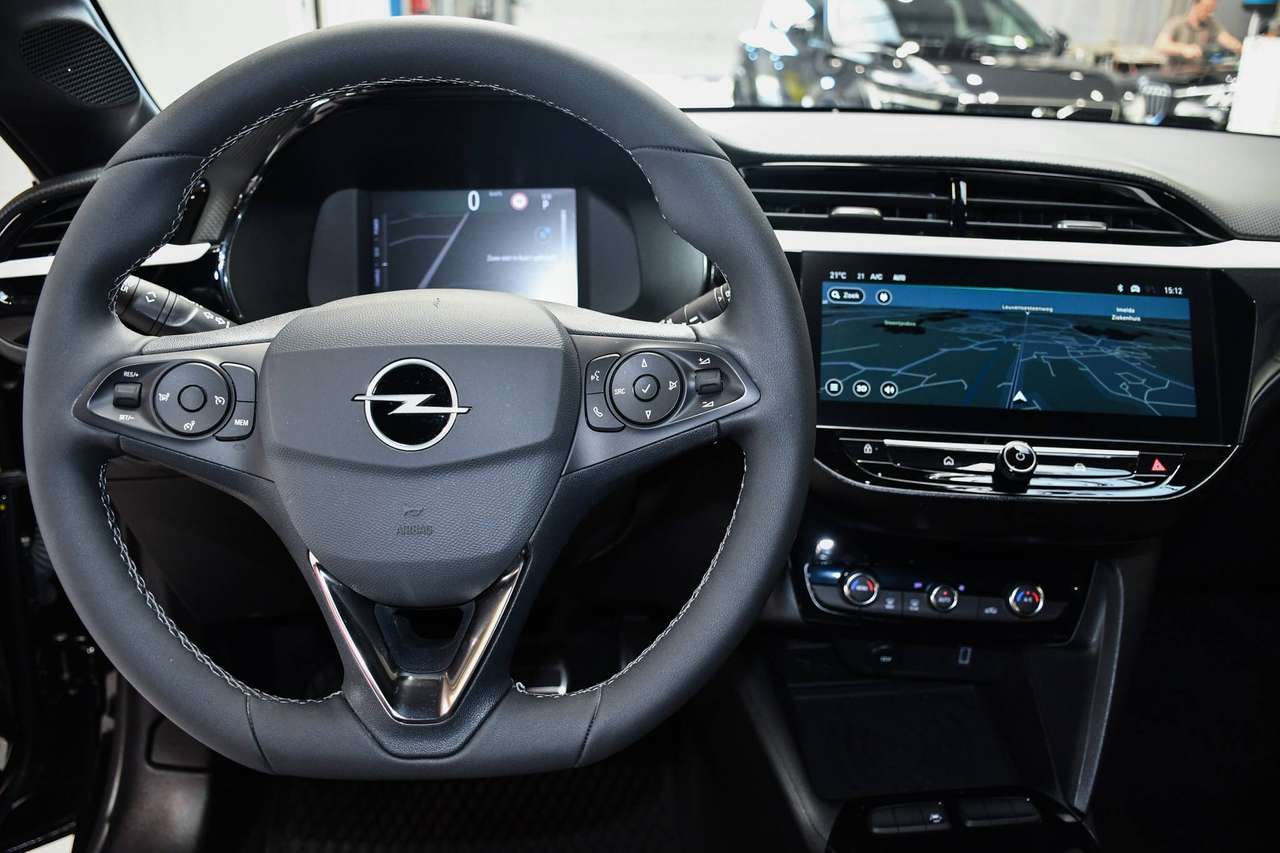 Opel Corsa-e e-Corsa 50 kWh GS Full Elektric - NAVIGATIE / CAMERA / BLIS / SMARTLINK / PDC / CC — foto 18 van 21