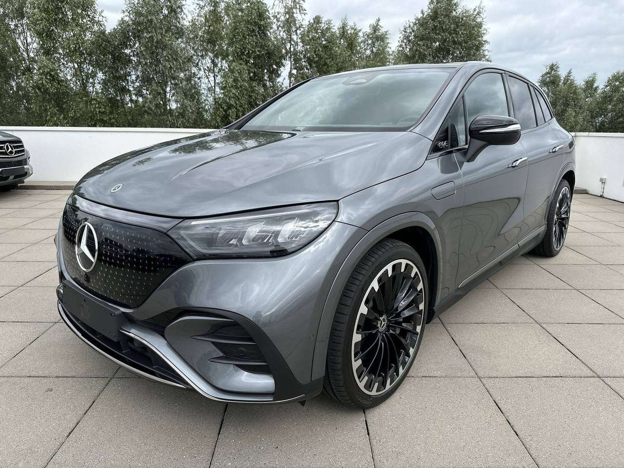 Mercedes-Benz EQE SUV EQE 90.6 kWh 300 AMG Line AMG Line — foto 2 van 18