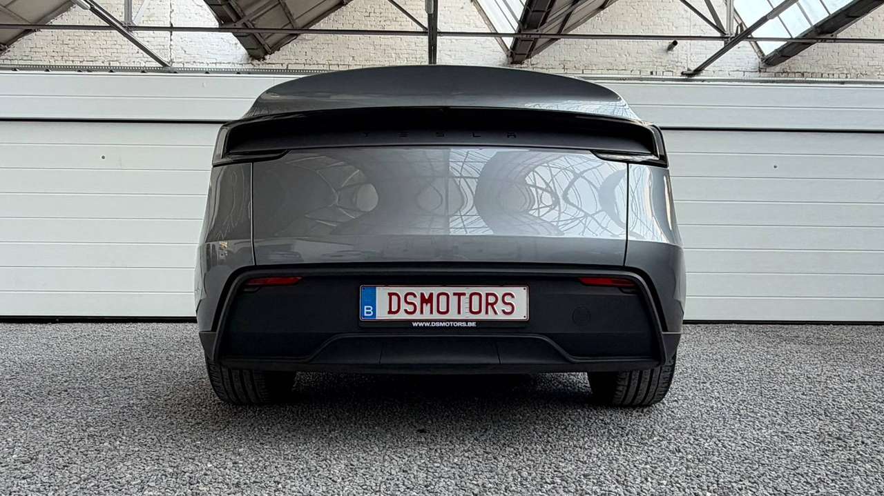 Tesla Model Y RWD LONG RANGE | Premium | HW4 | All weather matten rondom — foto 14 van 25