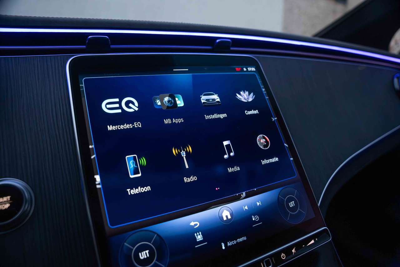 Mercedes-Benz EQE 350 4M AMG SOH98%/PANO/DIGILED/AIRMATIC/BURMESTER/360° — foto 18 van 25