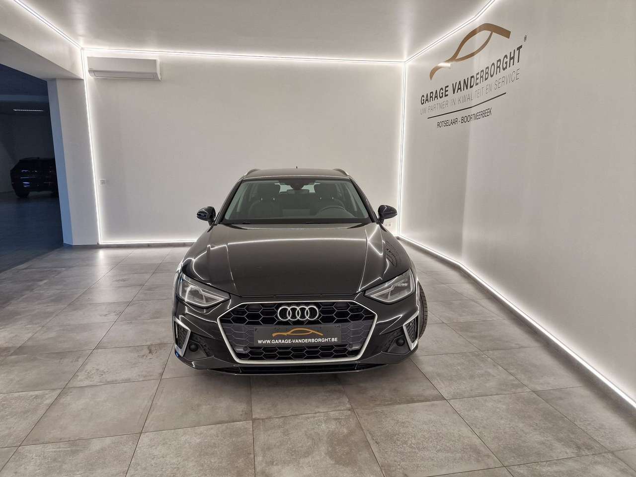 Audi A4 S-LINE HYBRID BENZINE AUTOMAAT 57000KM!!! — foto 2 van 16
