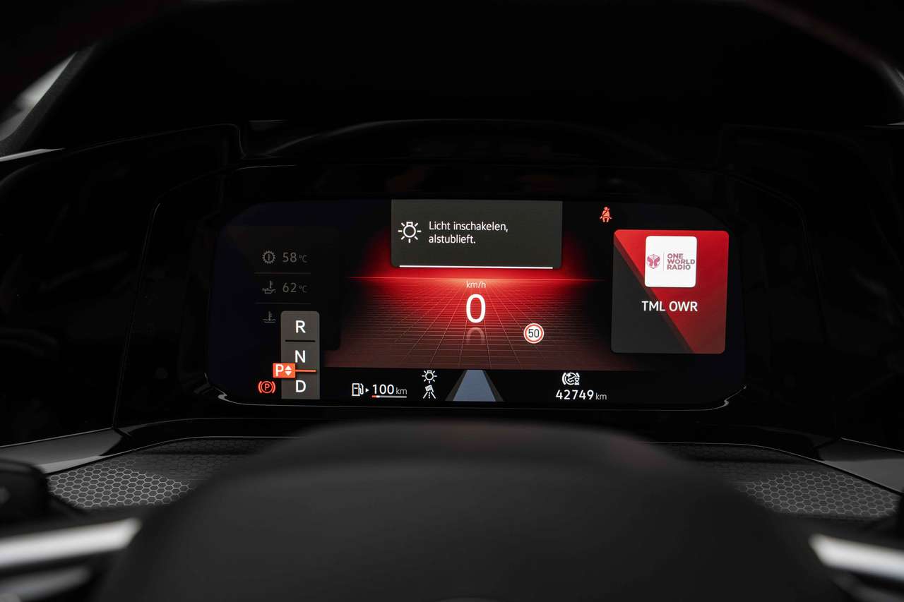 Volkswagen Golf GTI Clubsport PANO/AKRA/IQLIGHTS/19"/ACC/CAMERA/CARPLAY — foto 13 van 25