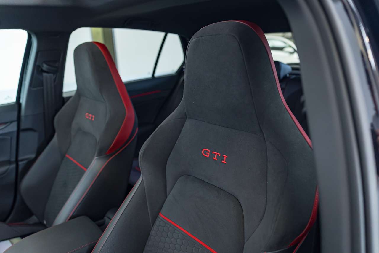 Volkswagen Golf GTI 45Y-EDITION|CLUBSPORT|AKRAPOVIC|PANO|IQLIGHTS|ALCANTARA|KEYLESS|GARANTIE — foto 23 van 25