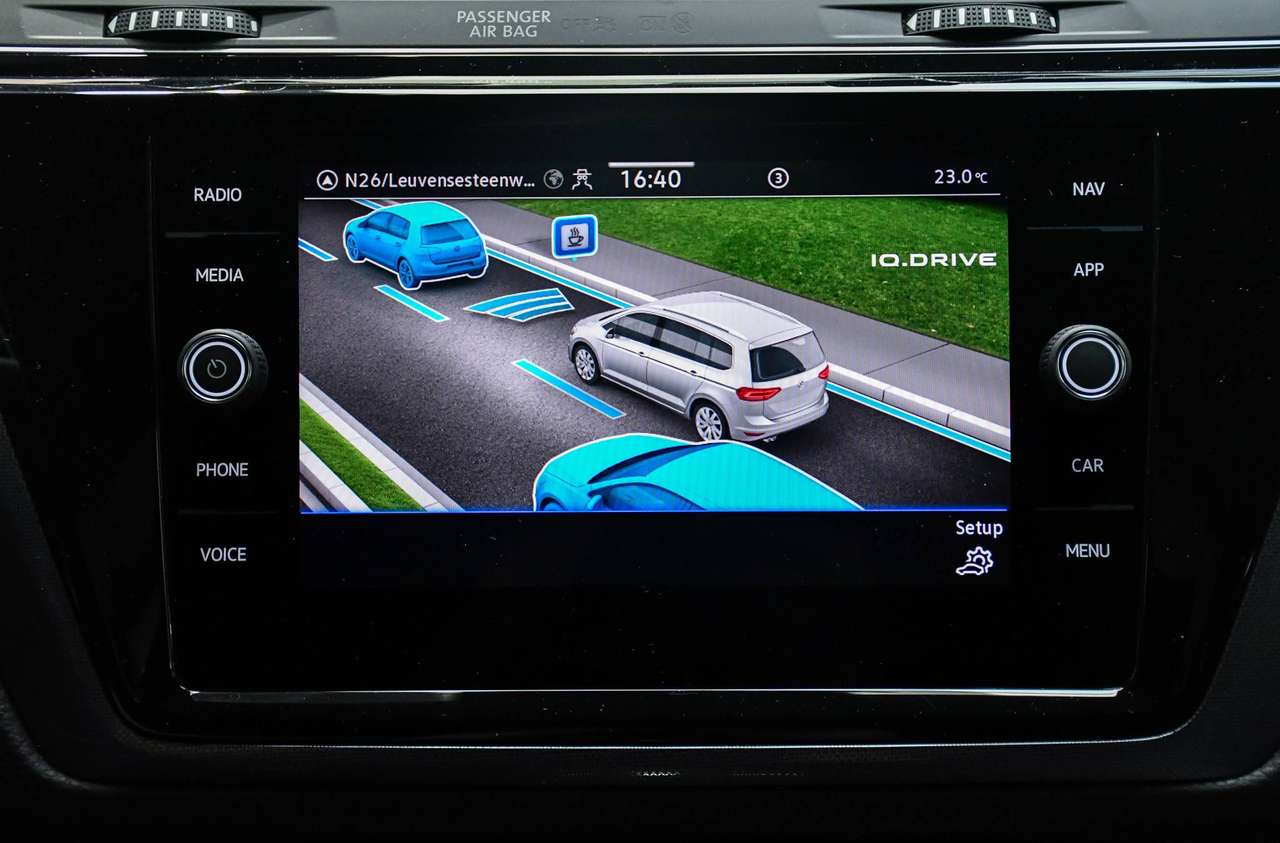Volkswagen Touran Touran 1.5 TSI R-Line 7pl DSG - NAVIGATIE / TREKHAAK / CAMERA / SMARTLINK / BLIS / ACC / PDC — foto 12 van 22