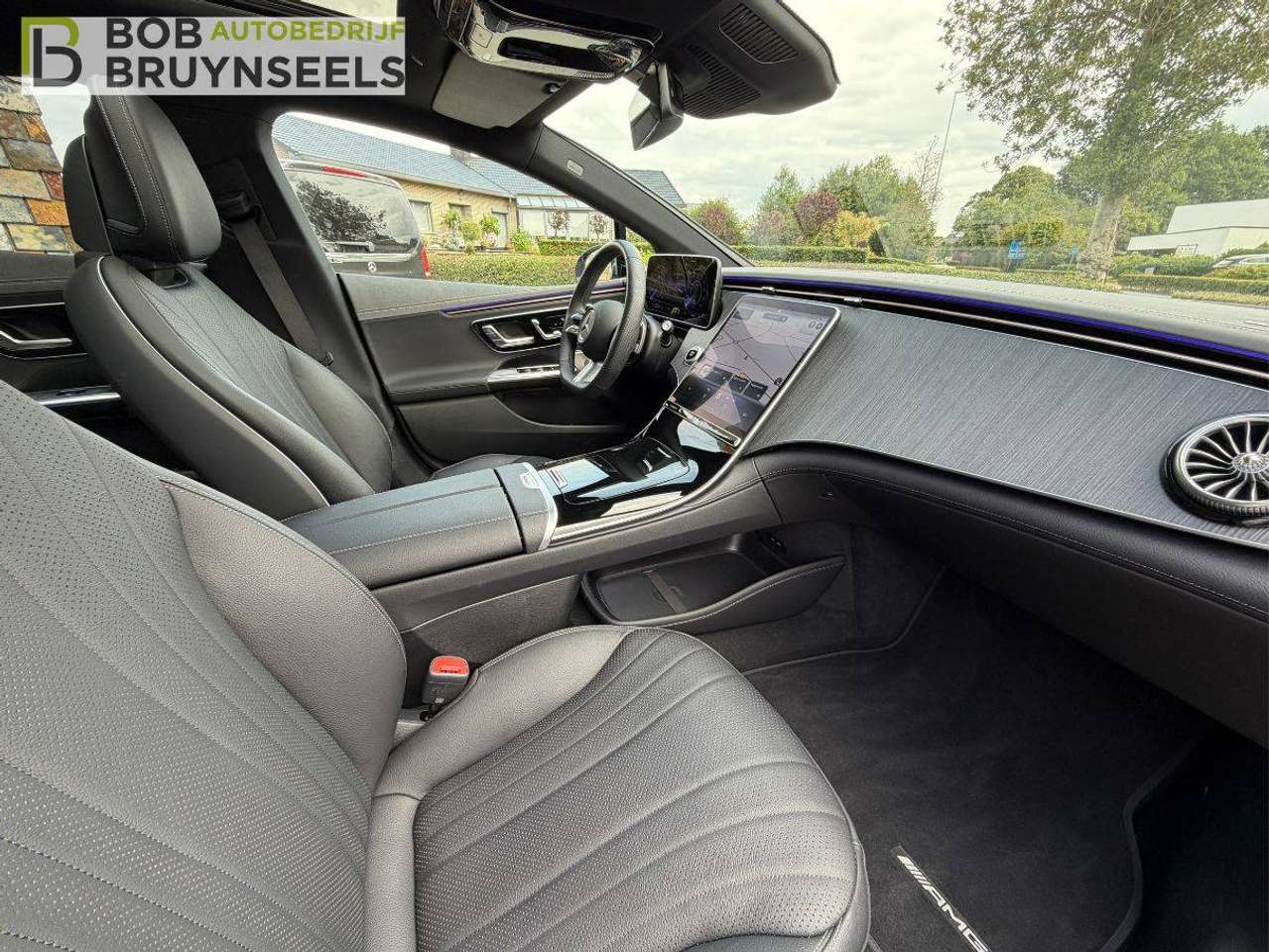 Mercedes-Benz EQE 300 Amg line - Digital light – Panormadak – Trekhaak – Burmester Sound System – Memorypack – Distronic – 360°camera – Head Up — foto 19 van 25