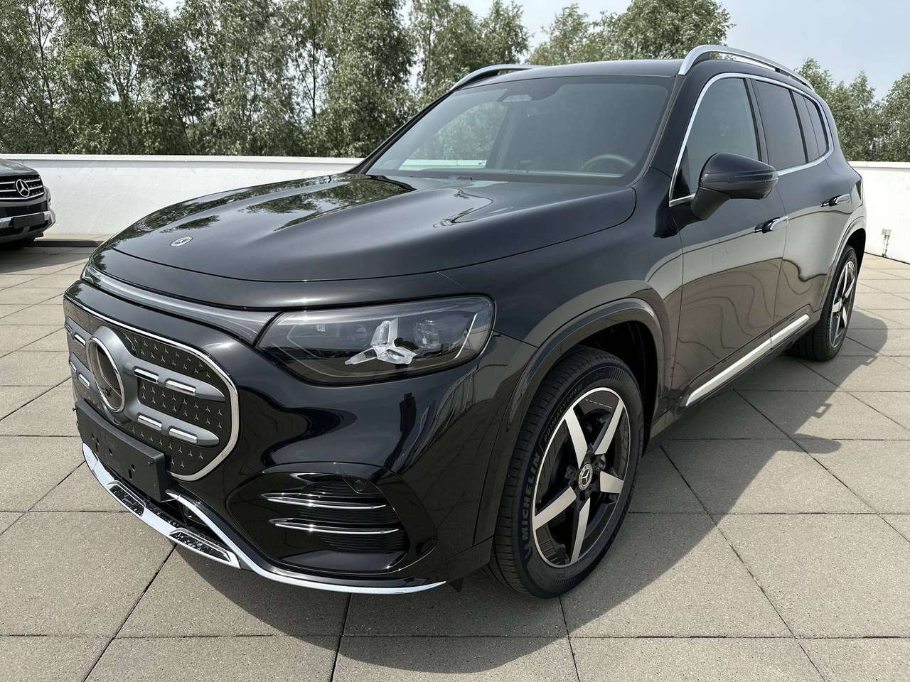 Mercedes-Benz GLB 250 + Electric  AMG Pano dak Burmester Multibeam Memory Distronic — foto 2 van 19