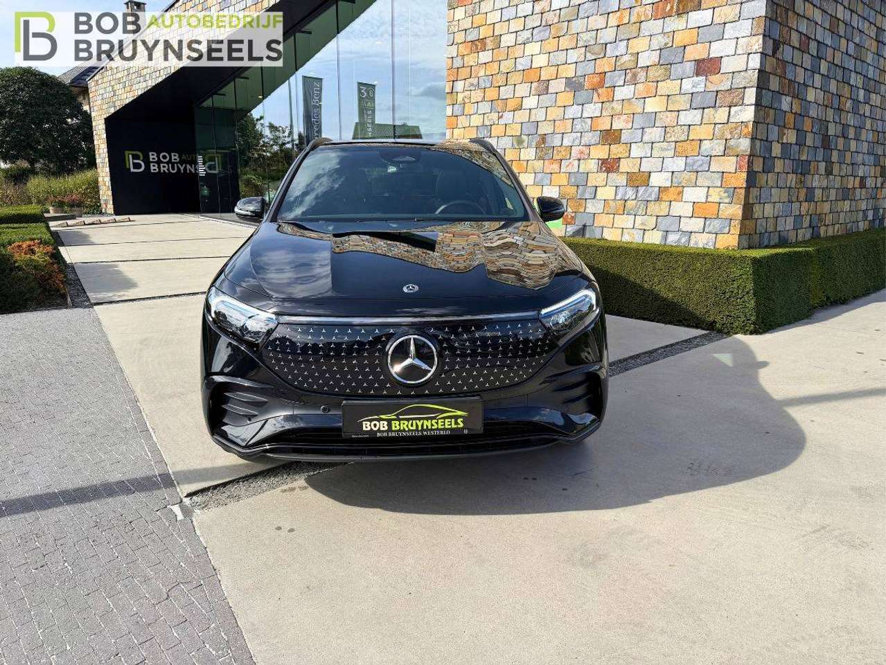 Mercedes-Benz EQA 250 Amg line | Nightpakket | Panoramadak | Winterpakket | Achteruitrijcamera — foto 4 van 17