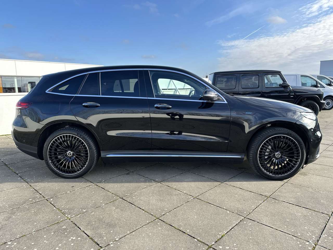 Mercedes-Benz EQC 400 4M AMG Leder 21" multi privacy ramen dodehoek — foto 4 van 19