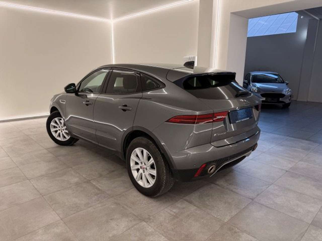 Jaguar E-Pace BENZINE AWD AUTOMAAT+TAL VAN OPTIES-49000KM!!! — foto 4 van 22