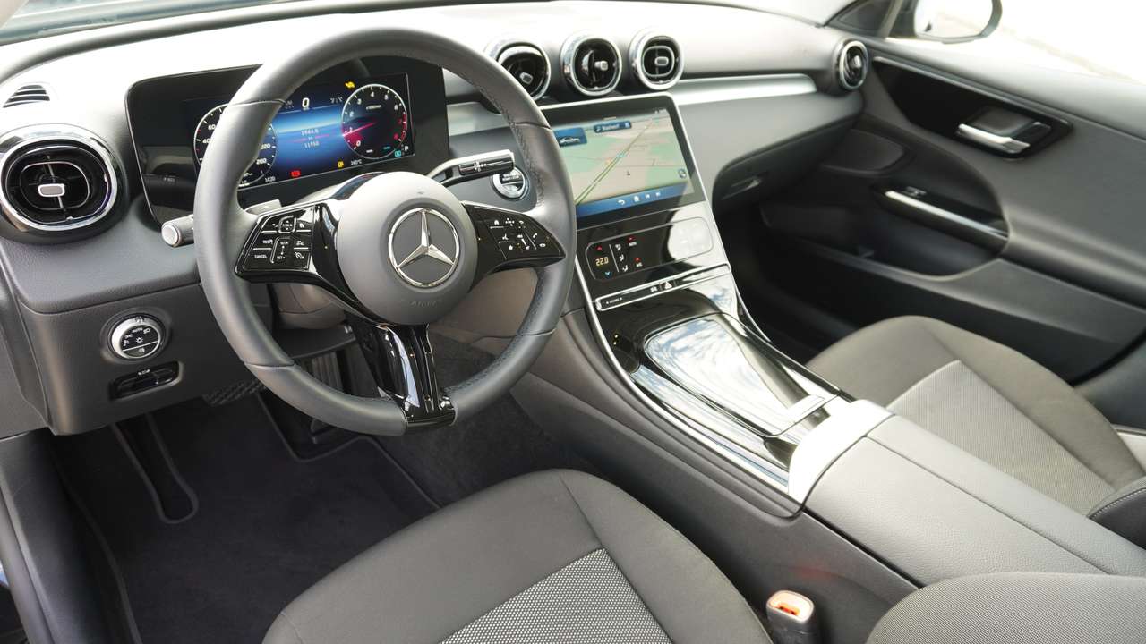 Mercedes-Benz C 180 MBUX/17" 10 DUBBELSPAAKS/ACT. SPOORASSIST — foto 13 van 18