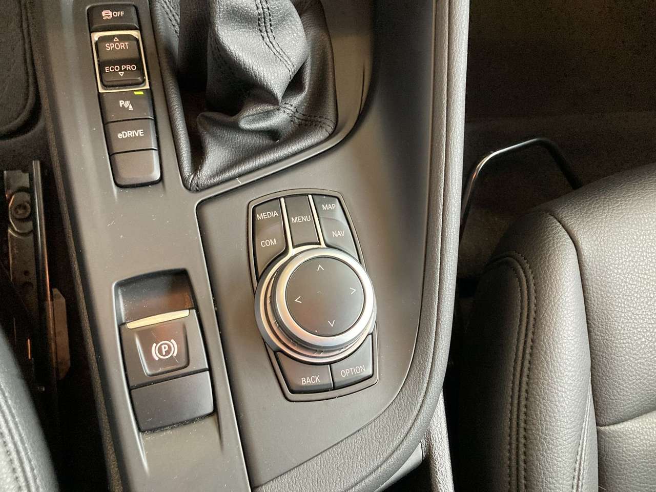 BMW X1 X DRIVE PHEV  AWD AUTOMAAT — foto 13 van 17