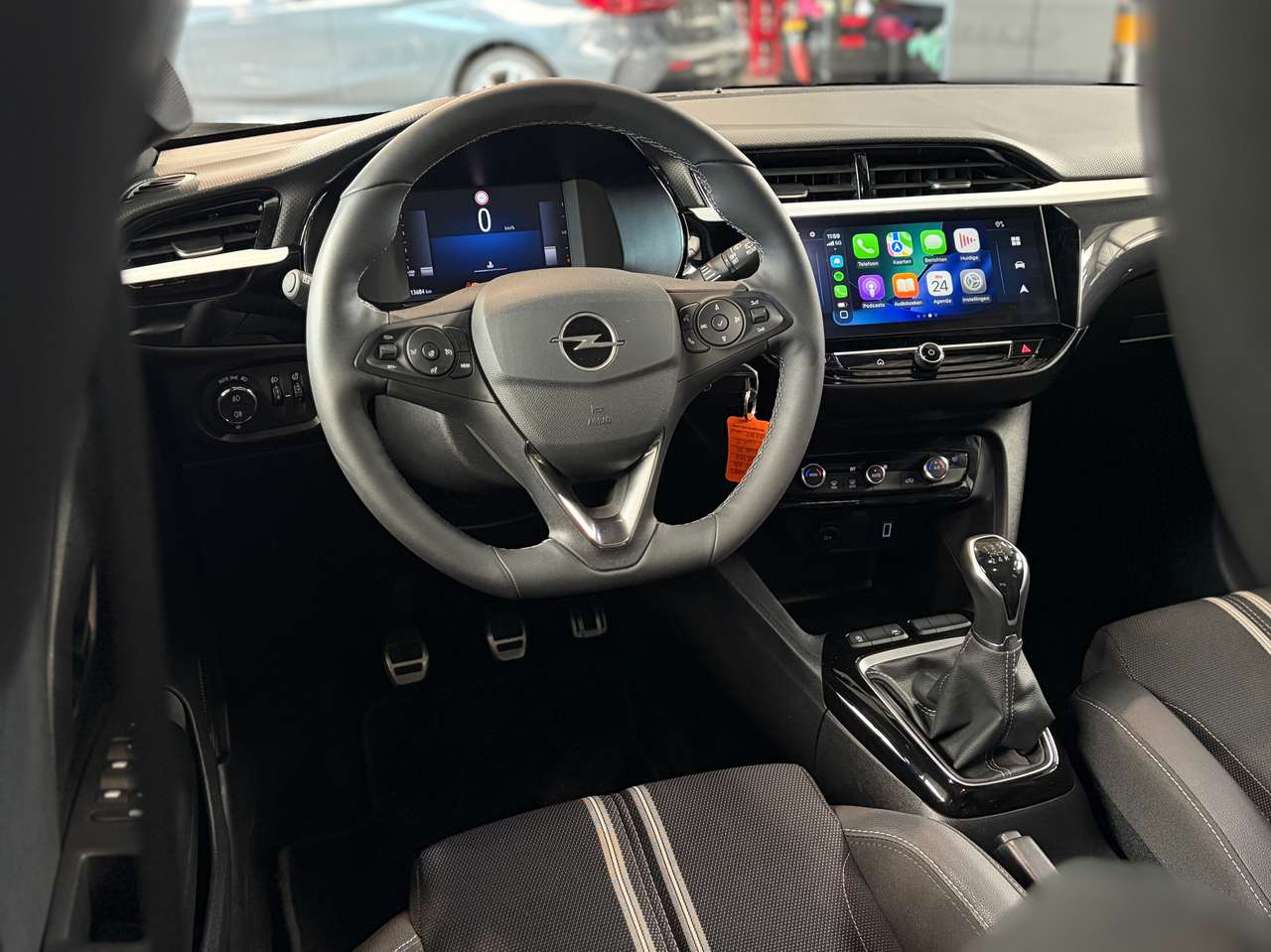 Opel Corsa 1.2i GS- Line met panoramisch dak! — foto 8 van 17