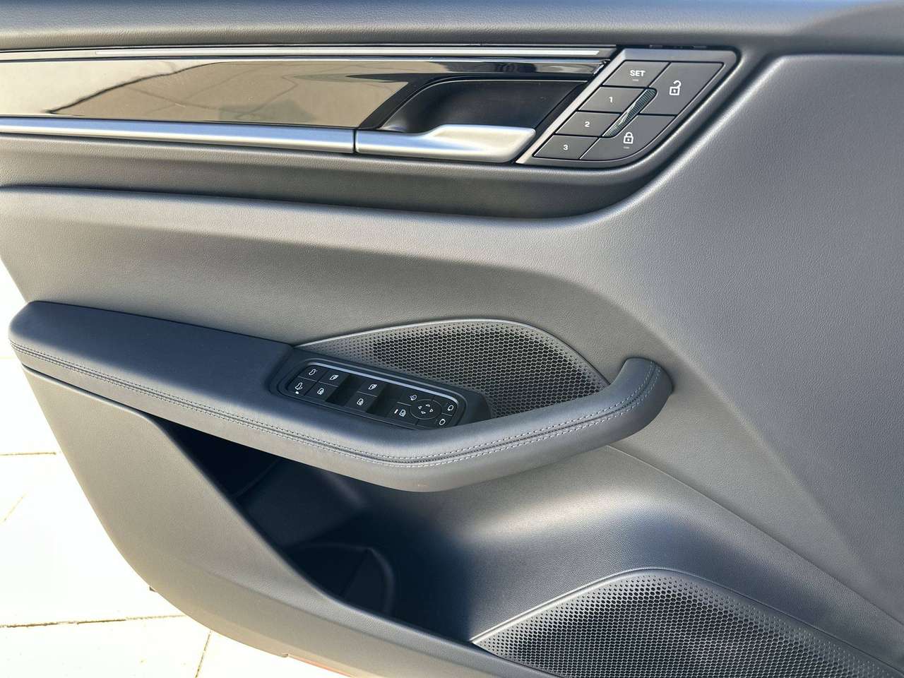 Porsche Macan ELECTRIC Trekhaak Pano Dak 22" RS Spyder  Bose Sportdesignpakket — foto 12 van 19