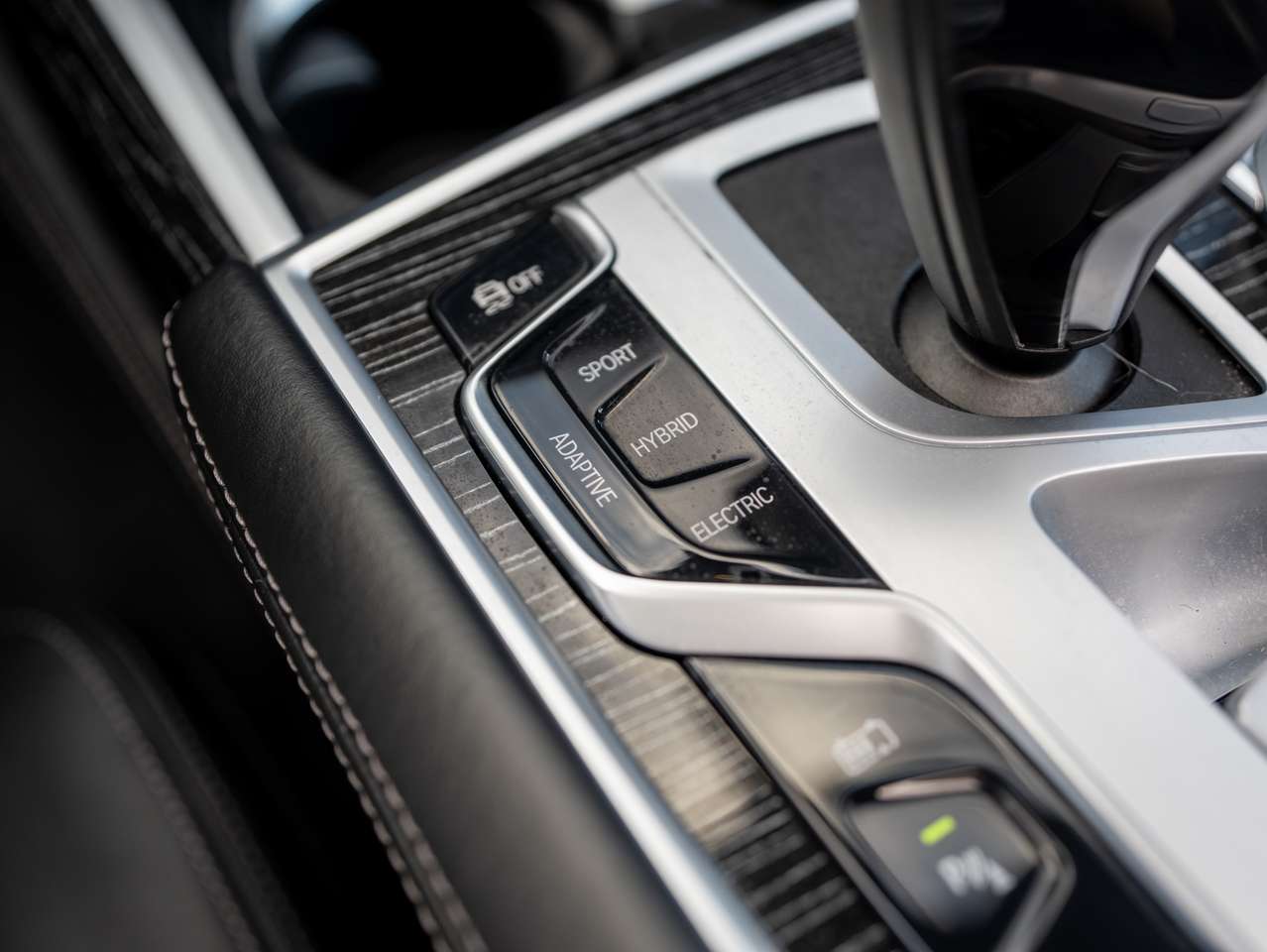 BMW 745 BTW-WAGEN/CARBON CORE EDITION/FULL BMW SERVICE/12M GARANTIE — foto 19 van 25