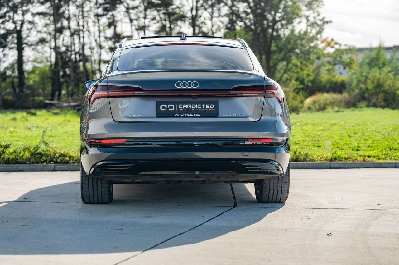 Audi e-tron (2022) — foto 14