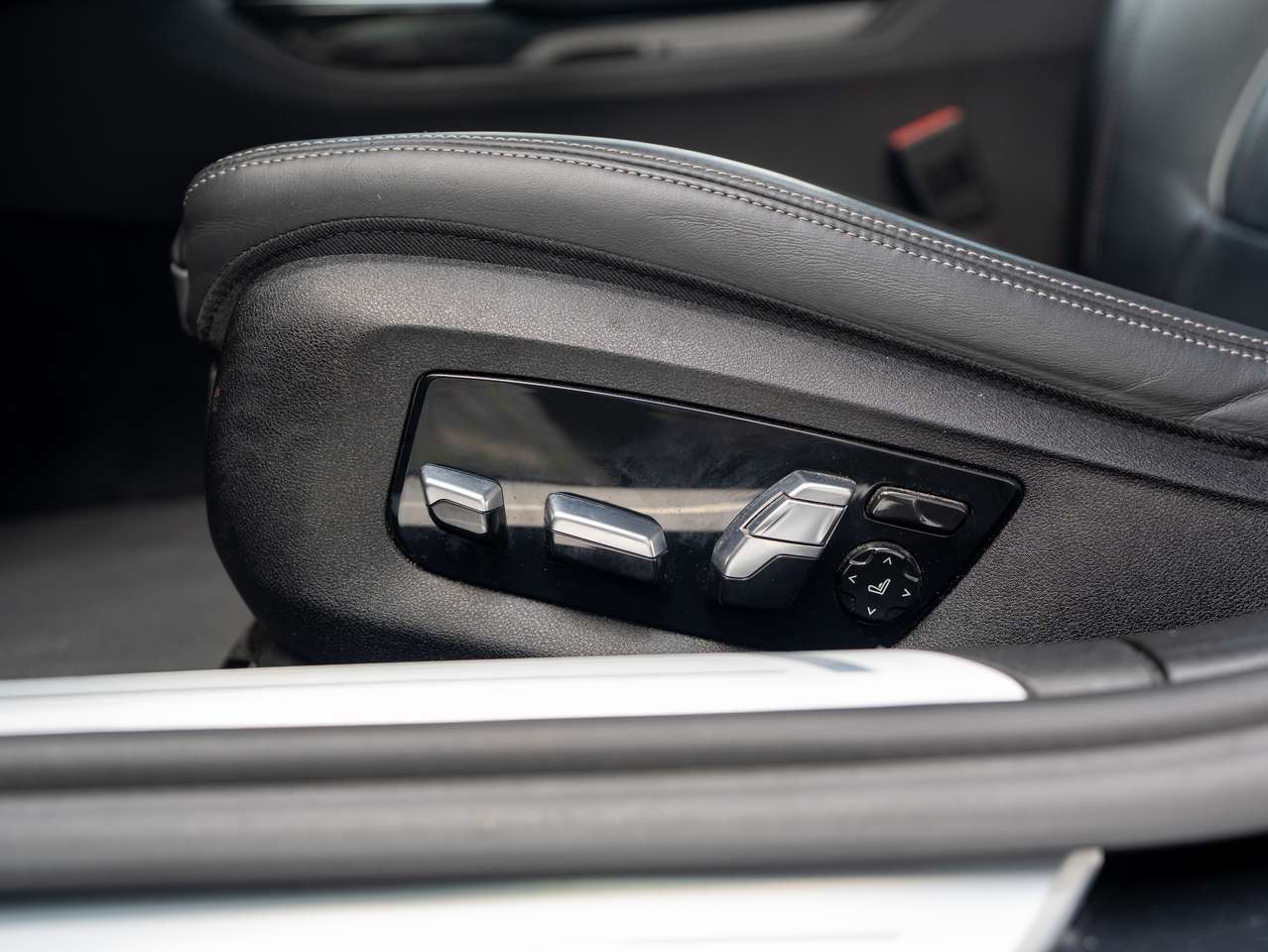 BMW 745 BTW-WAGEN/CARBON CORE EDITION/FULL BMW SERVICE/12M GARANTIE — foto 25 van 25