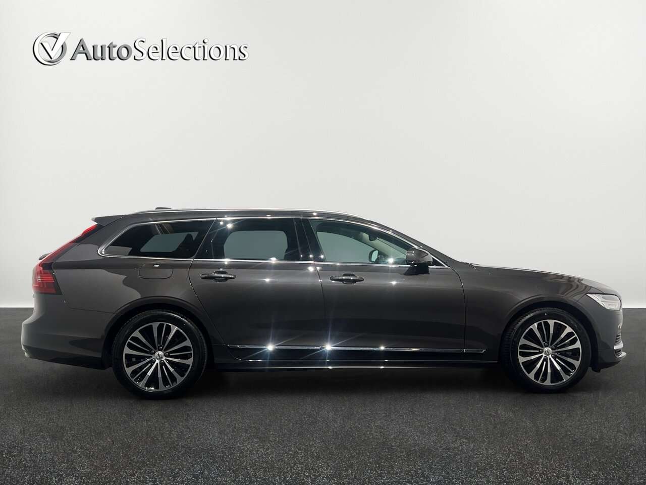 Volvo V90 T6 AWD Core Bright Harmann Kardon Trekhaak — foto 8 van 19