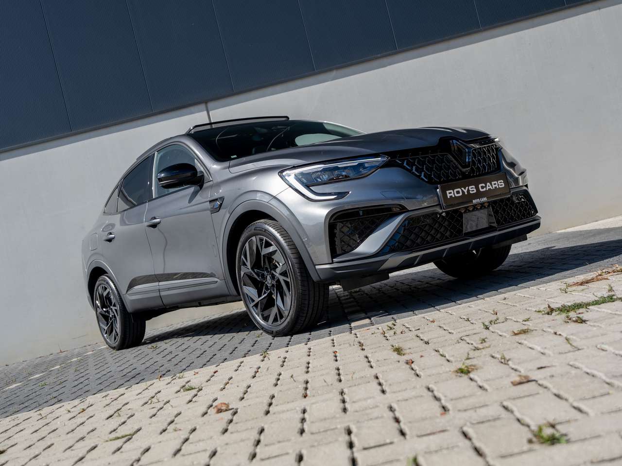 Renault Arkana Arkana E-TECH 1.6i Alpine Edition FULL-OPTION - PANORAMA/CAMERA/ADAP CRUISE CONTROL/KEYLESS/BOSE SOUND SYSTEEM/LED — foto 4 van 24