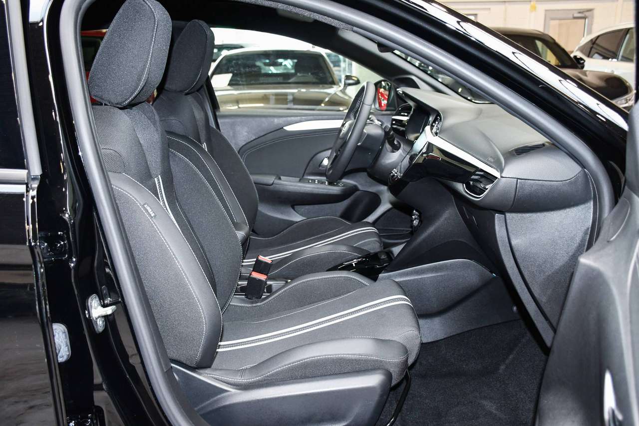 Opel Corsa-e e-Corsa 50 kWh GS Full Elektric - NAVIGATIE / CAMERA / BLIS / SMARTLINK / PDC / CC — foto 6 van 21