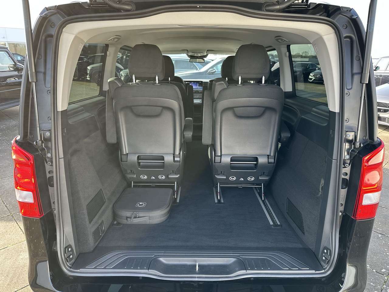 Mercedes-Benz EQV 300 EQV L3 90 kWh 300 — foto 20 van 20