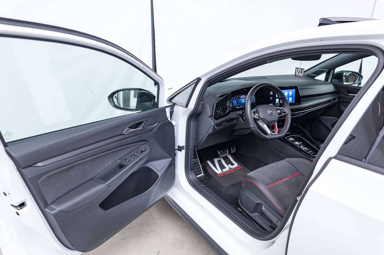 Volkswagen Golf GTI CLUBSPORT|AKRAPOVIC|PANO|HEAD-UP|HARMAN-KARDON|IQLIGHTS|ALCANTARA|HEATEDSEATS|KEYLESS|ACC|LA|GARANTIE| — foto 20 van 25