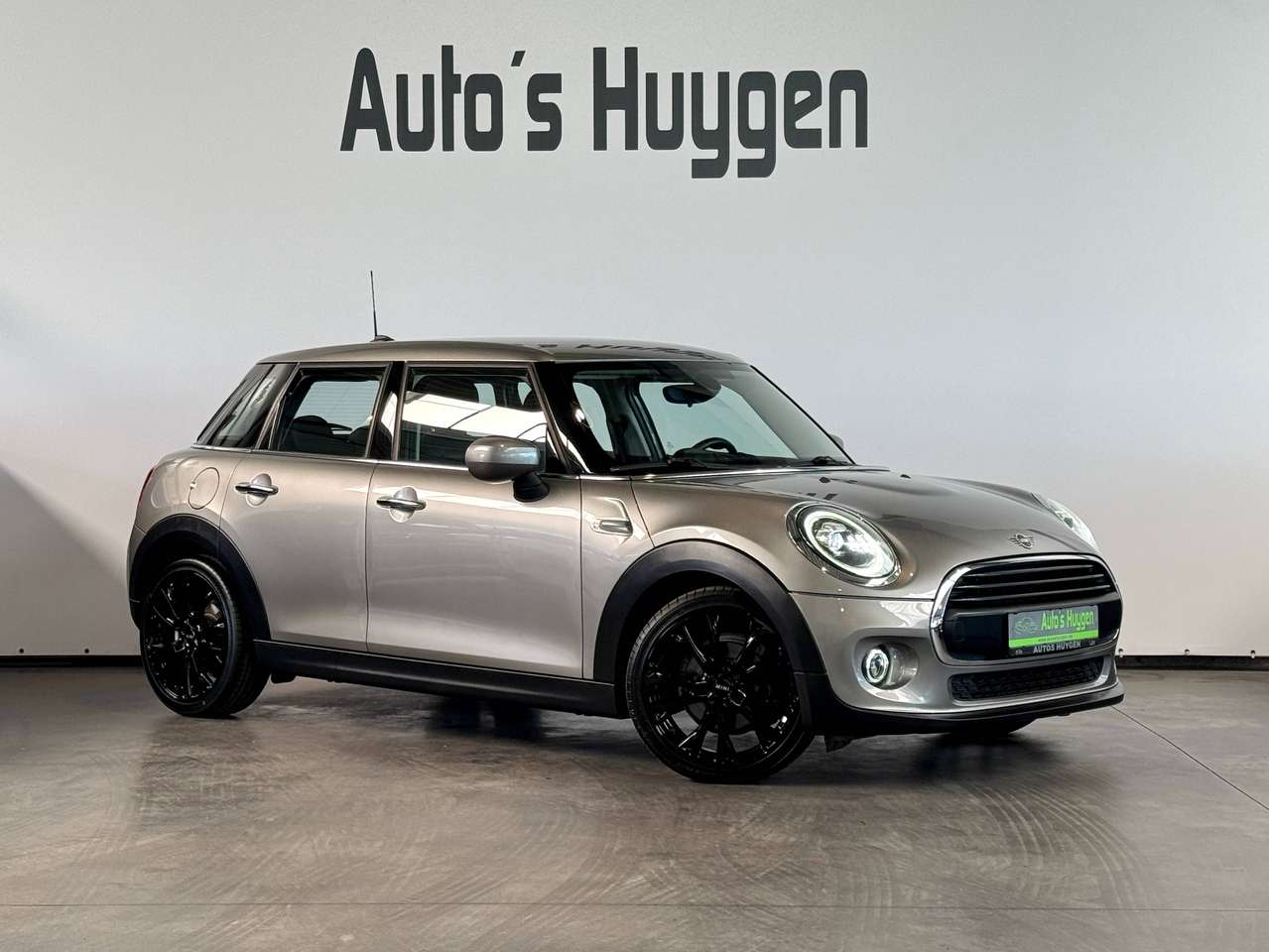 MINI One 1.5 Automaat met John Cooper velgen