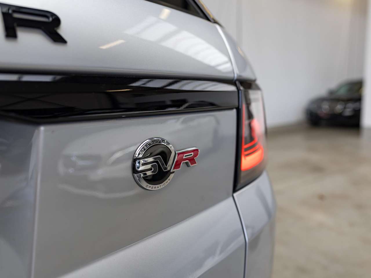 Land Rover Range Rover Sport 5.0 V8 P575 SVR|COOLED&HEATED-SEATS|ALCATANARA|CARBON|HEATED REAR-SEATS|AMBIENTLIGHT|ACC|LA| — foto 11 van 25