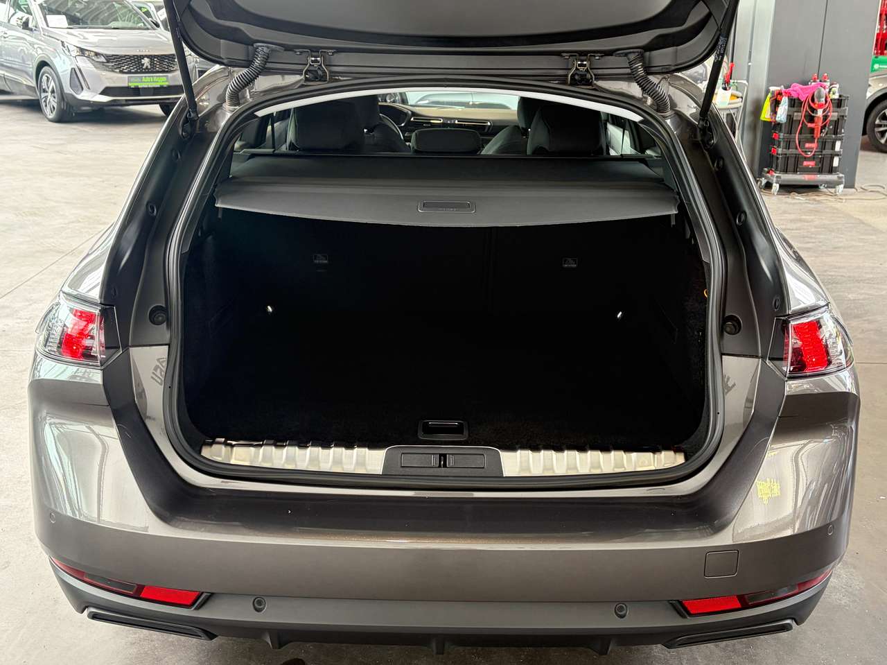 Peugeot 508 SW Active Pack S — foto 5 van 19