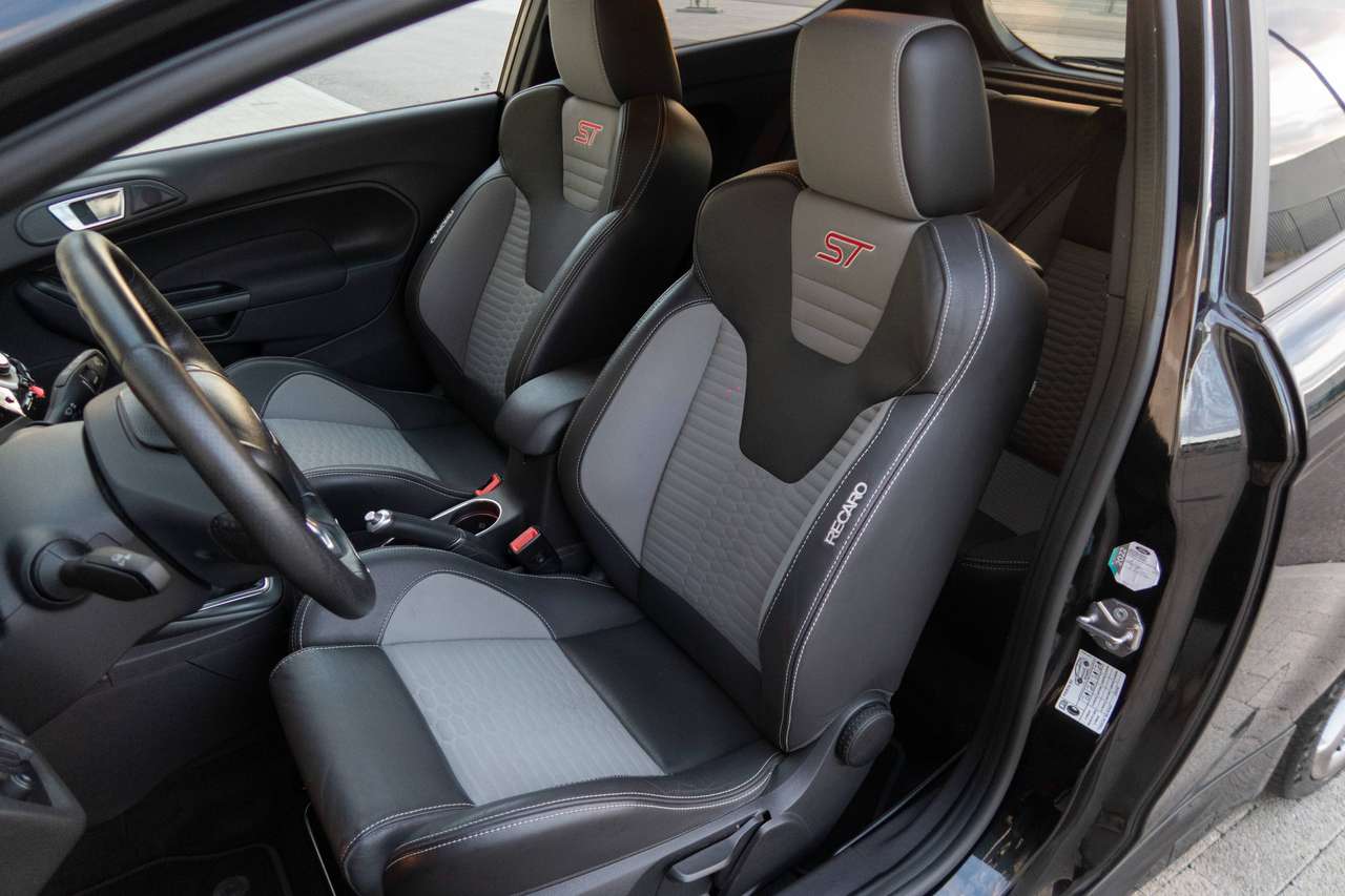 Ford Fiesta Ford Fiesta ST 182 pk / slechts 41k km / Leder Recaro / 1j Garantie — foto 15 van 19